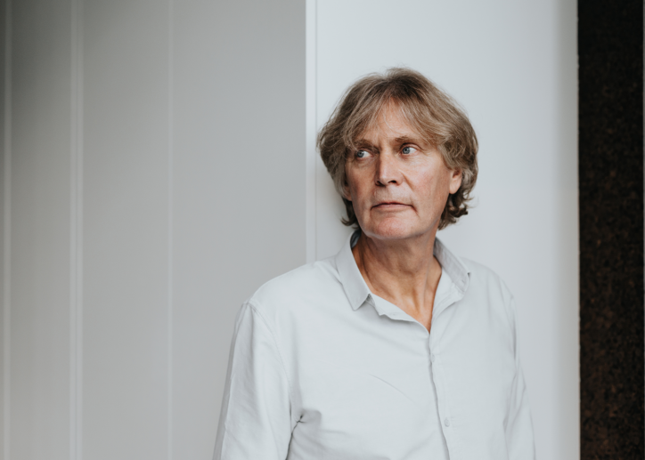 Designer Wim Segers ontvangt Henry van de Velde Lifetime Achievement Award 2022